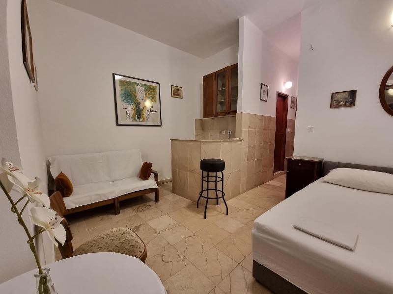 Malena Palace image