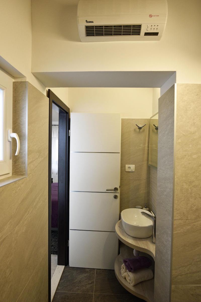 Kuzma Rooms 2 image