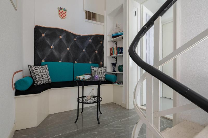 Peristyle Luxury Rooms image