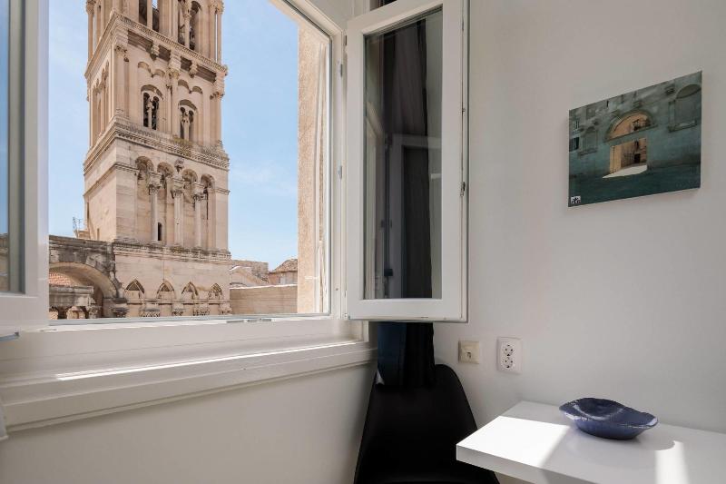 Peristyle Luxury Rooms image