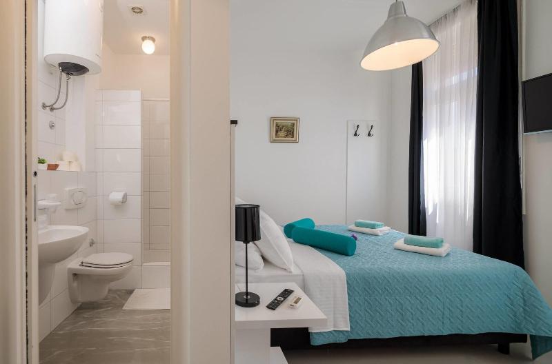 Peristyle Luxury Rooms image