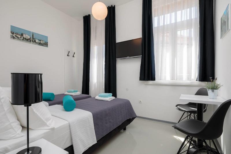 Peristyle Luxury Rooms image