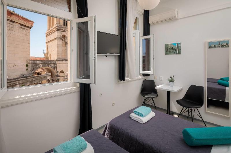 Peristyle Luxury Rooms image