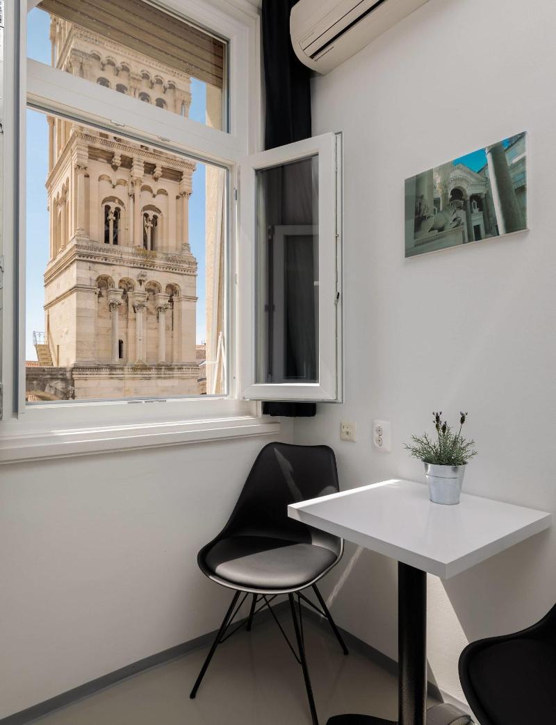 Peristyle Luxury Rooms image