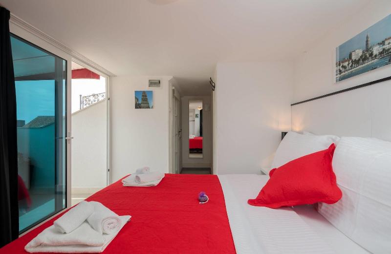 Peristyle Luxury Rooms image