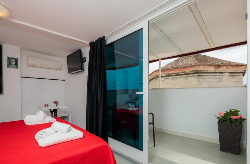 Peristyle Luxury Rooms image
