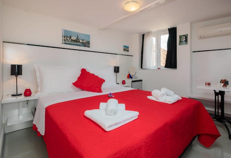 Peristyle Luxury Rooms image