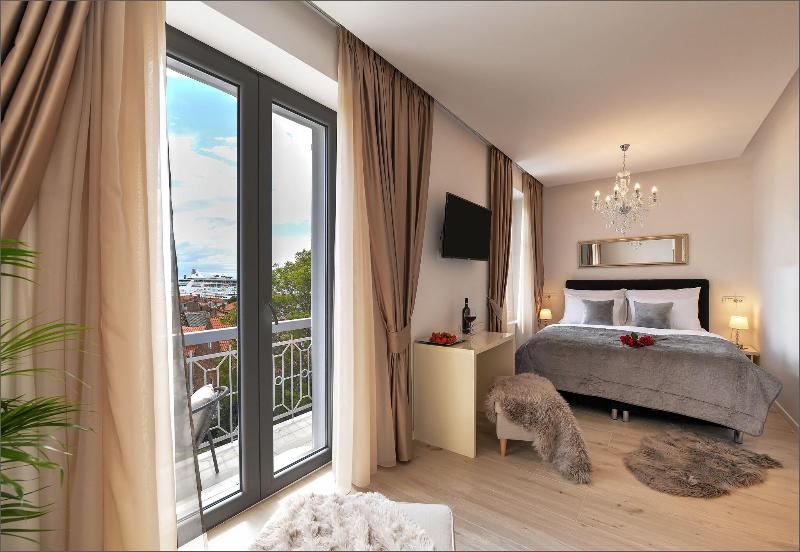 Via Porto Rooms image