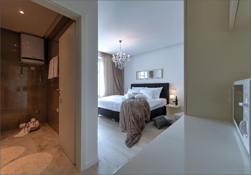 Via Porto Rooms image