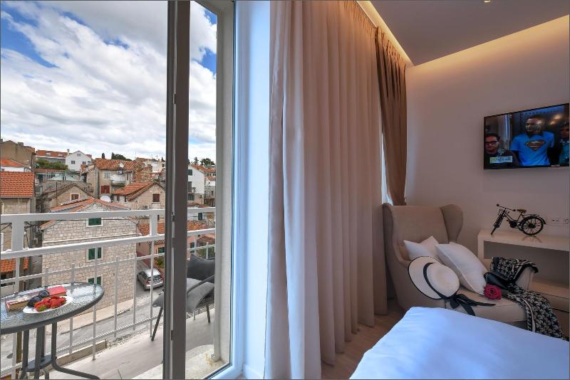 Via Porto Rooms image