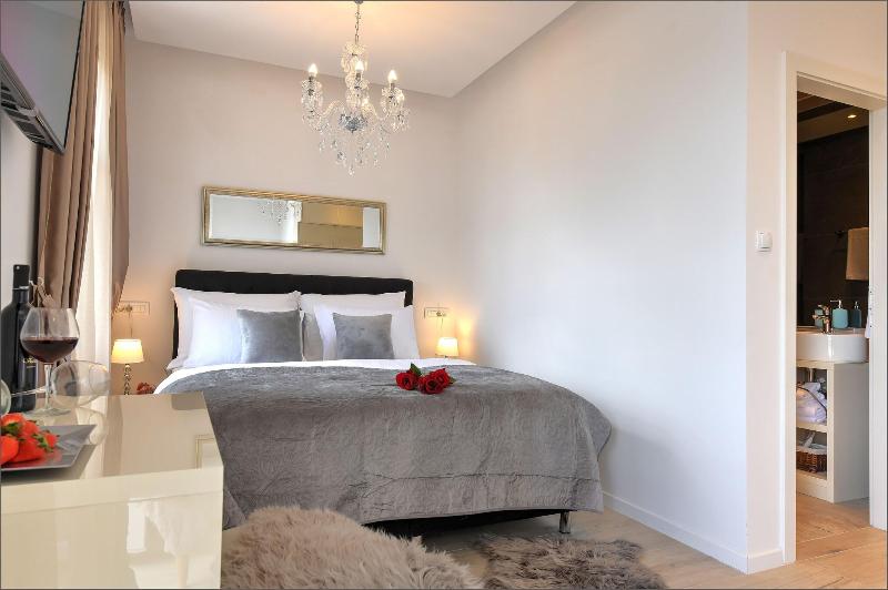 Via Porto Rooms image
