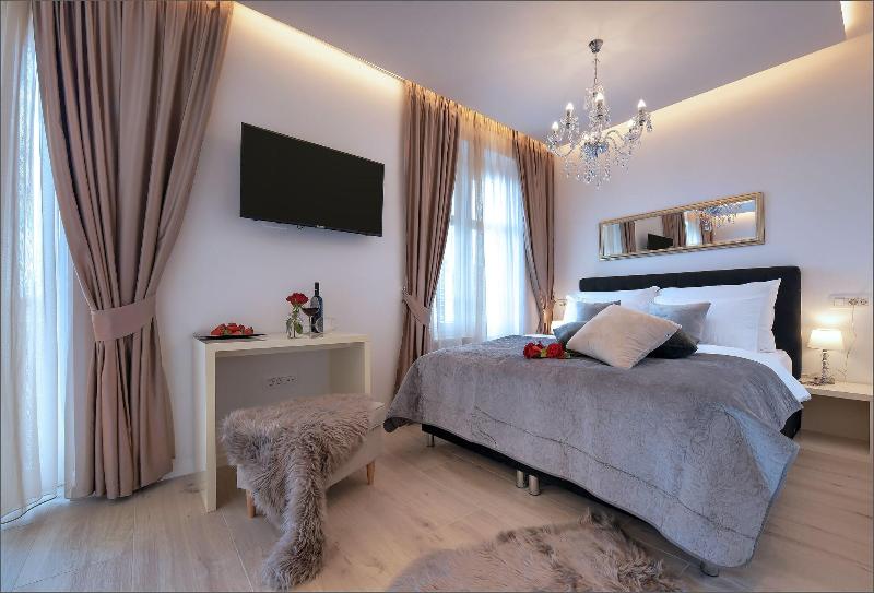 Via Porto Rooms image