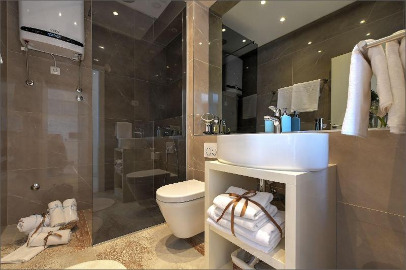 Via Porto Rooms image