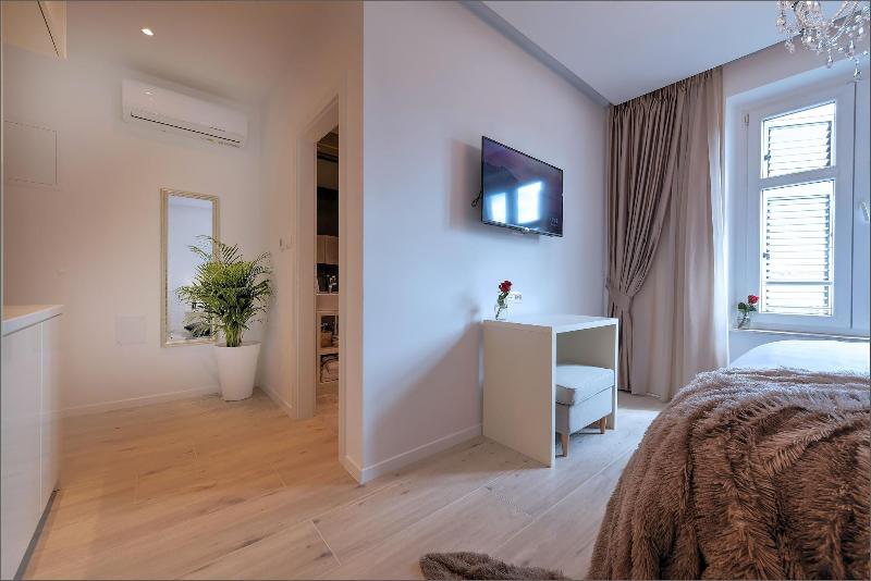 Via Porto Rooms image