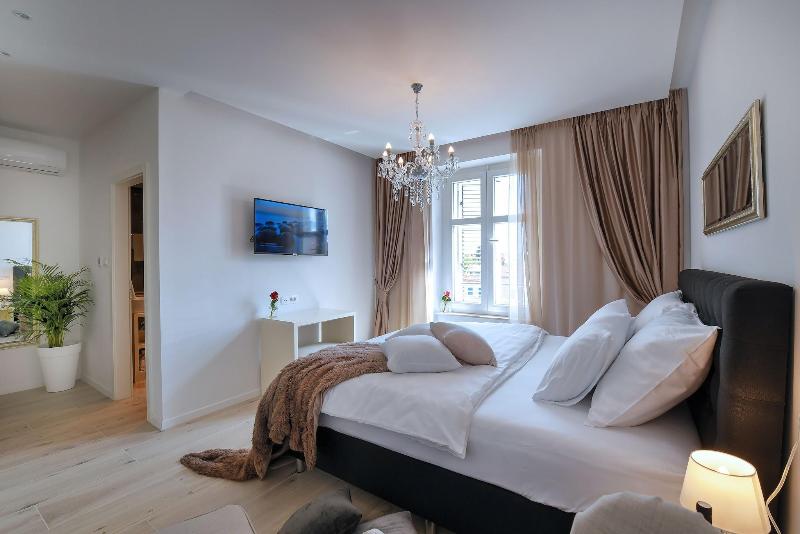 Via Porto Rooms image