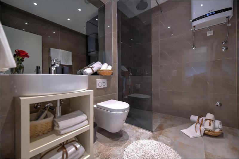 Via Porto Rooms image