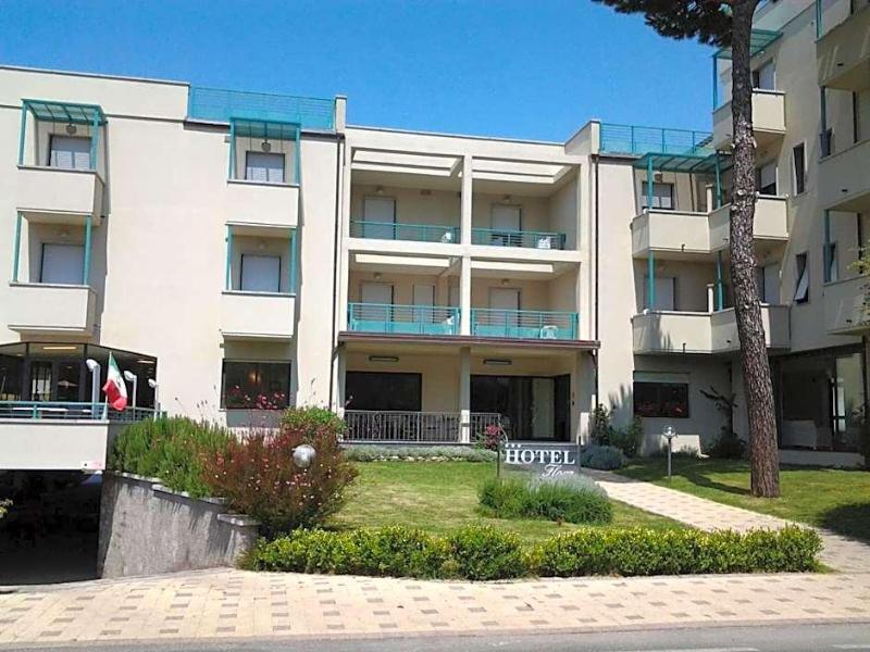 Hotel Flora image