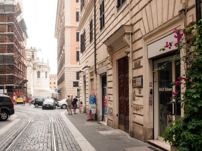 Il Sesto Suites Central image