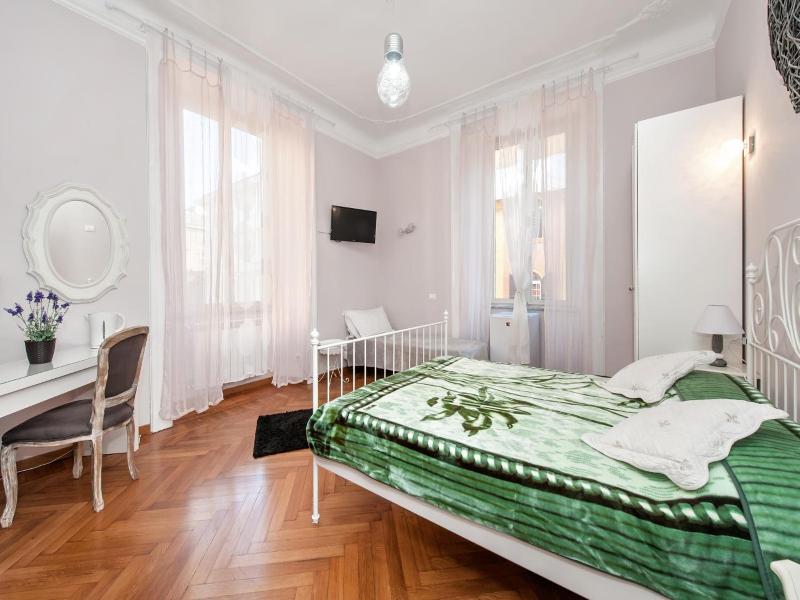 Il Sesto Suites Central image