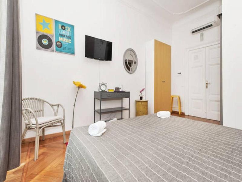 Il Sesto Suites Central image