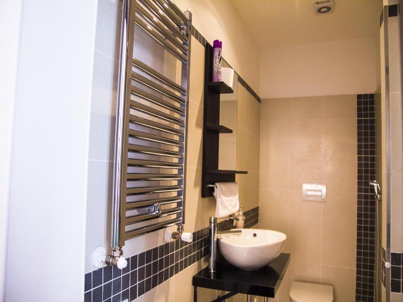 Il Sesto Suites Central image