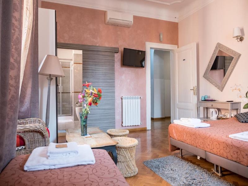 Il Sesto Suites Central image