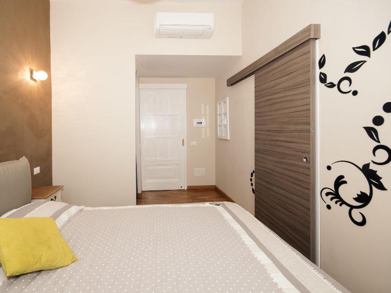 Il Sesto Suites Central image