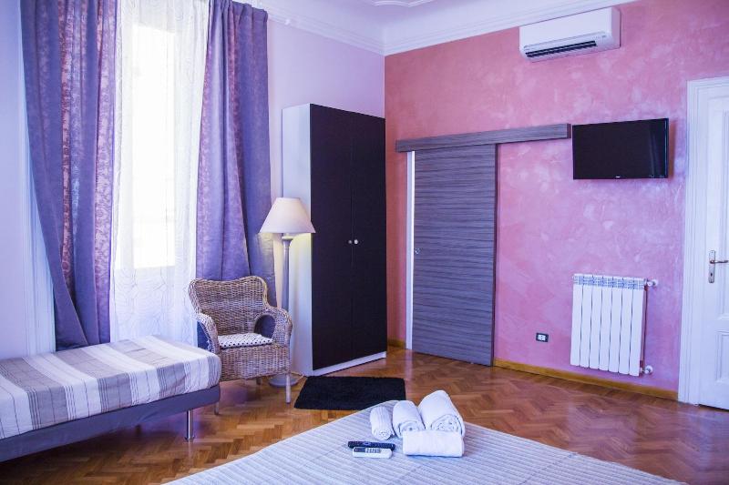 Il Sesto Suites Central image
