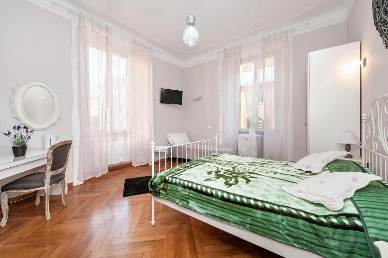 Il Sesto Suites Central image