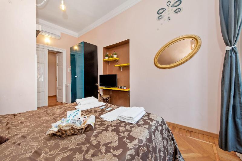 Il Sesto Suites Central image