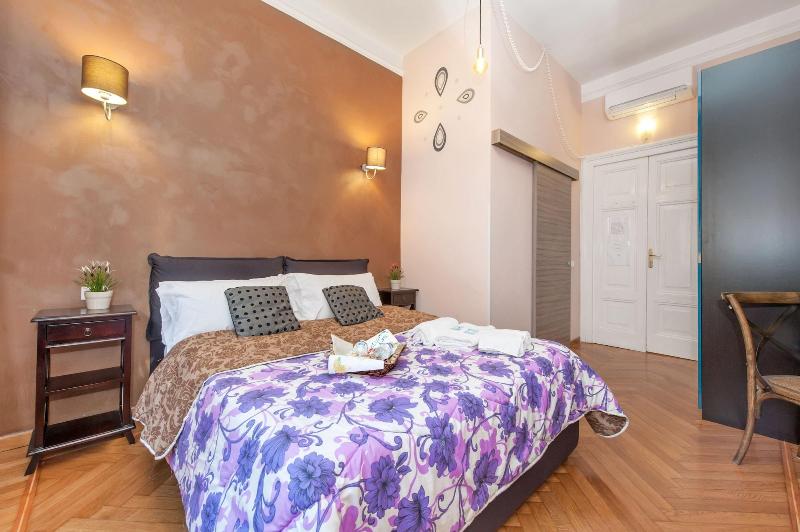 Il Sesto Suites Central image