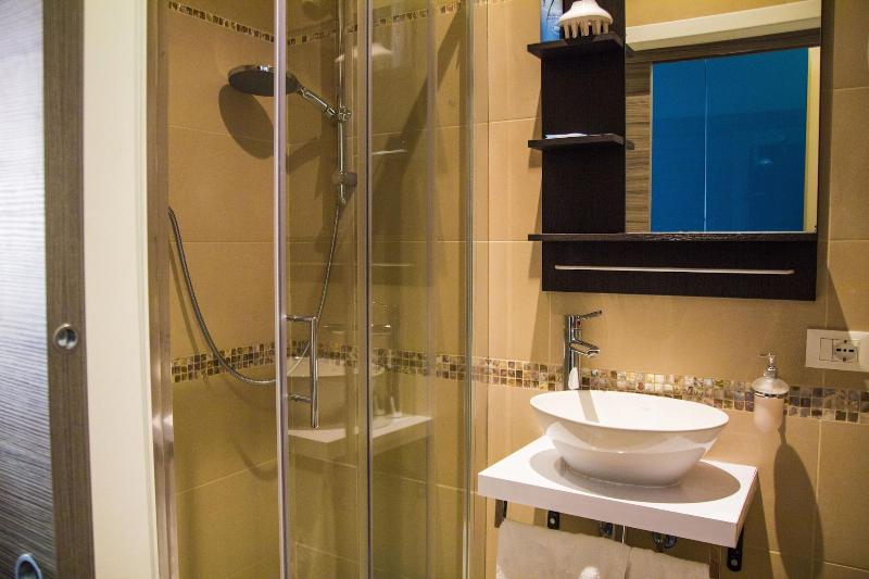 Il Sesto Suites Central image