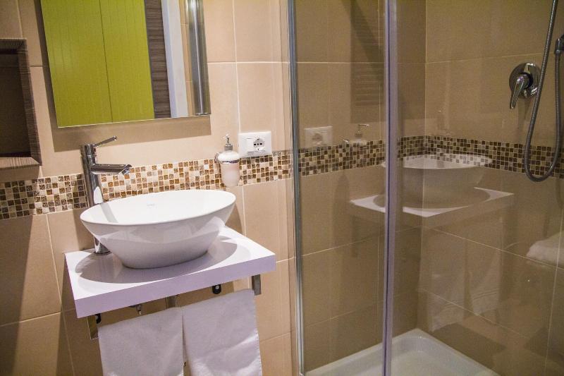 Il Sesto Suites Central image