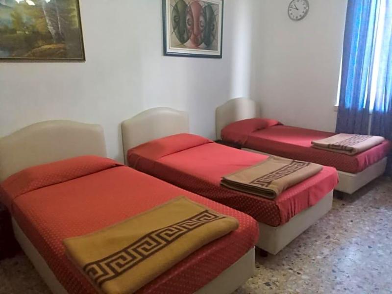 Hostelroma image