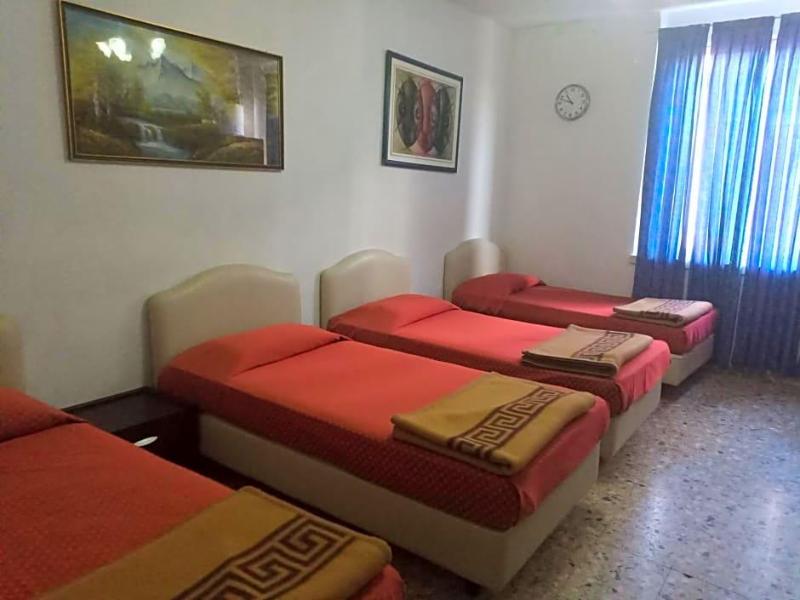 Hostelroma image