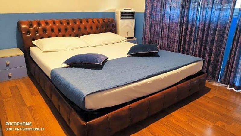 Hostelroma image