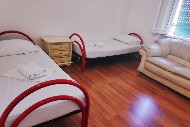 Hostelroma image