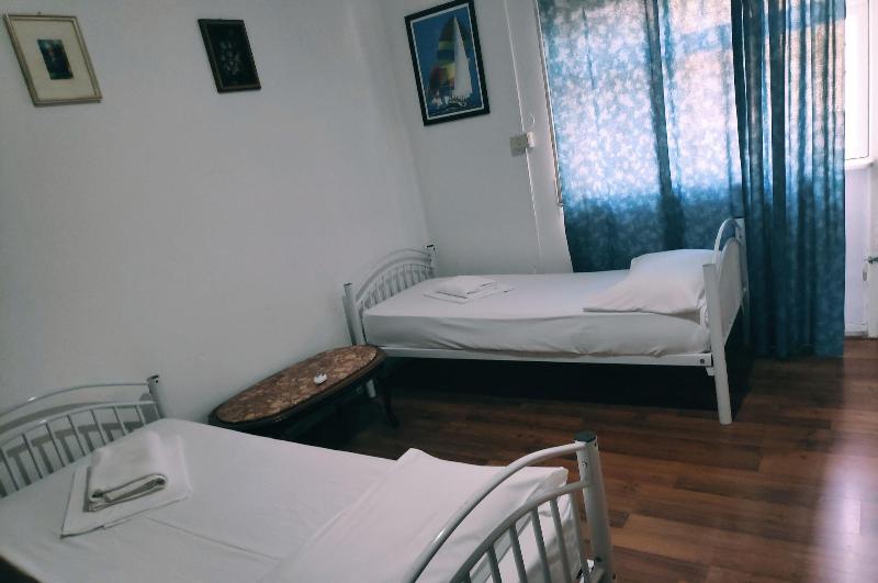 Hostelroma image