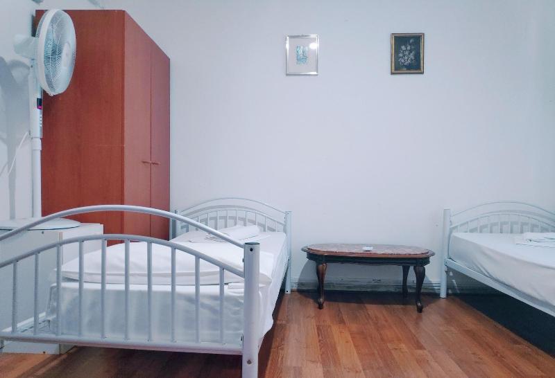 Hostelroma image