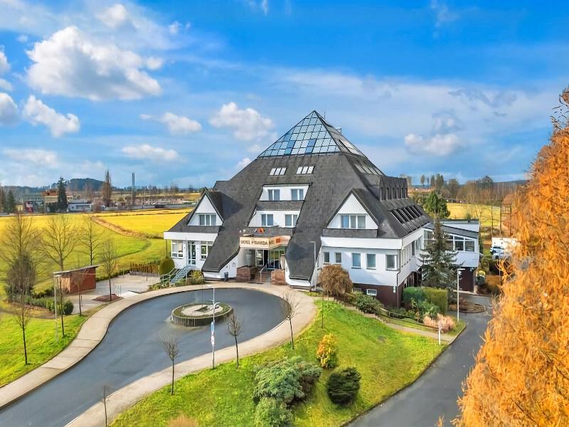Lázeňský Hotel Pyramida I image