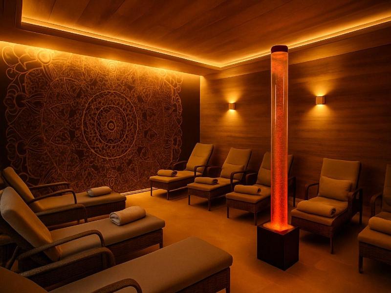 Lázeňský Hotel Pyramida I image