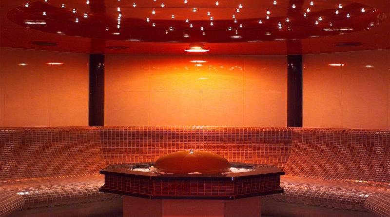 Thermenhotel All In Red image