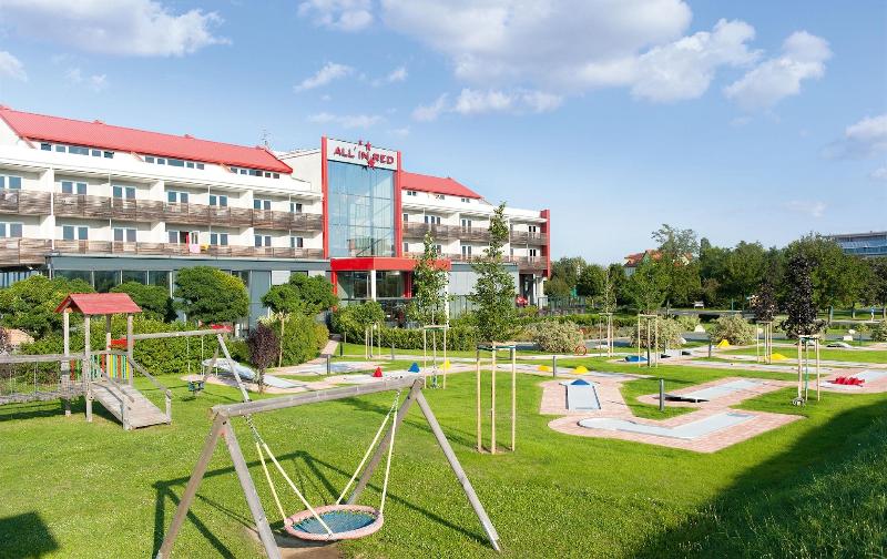 Thermenhotel All In Red image