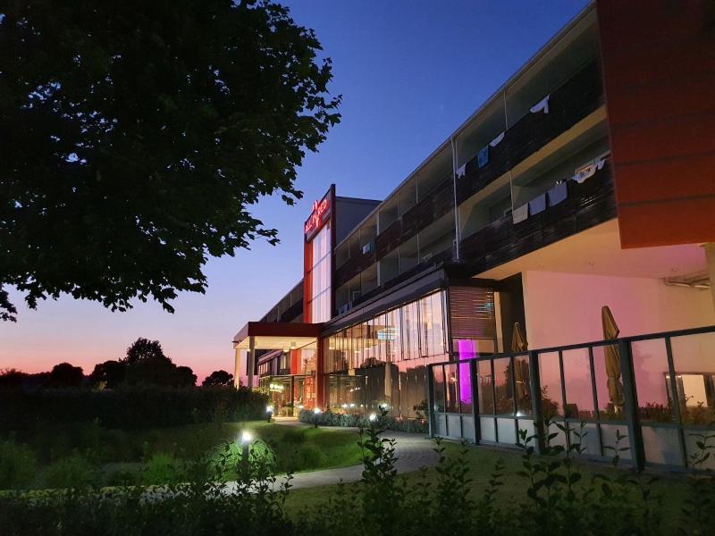 Thermenhotel All In Red image