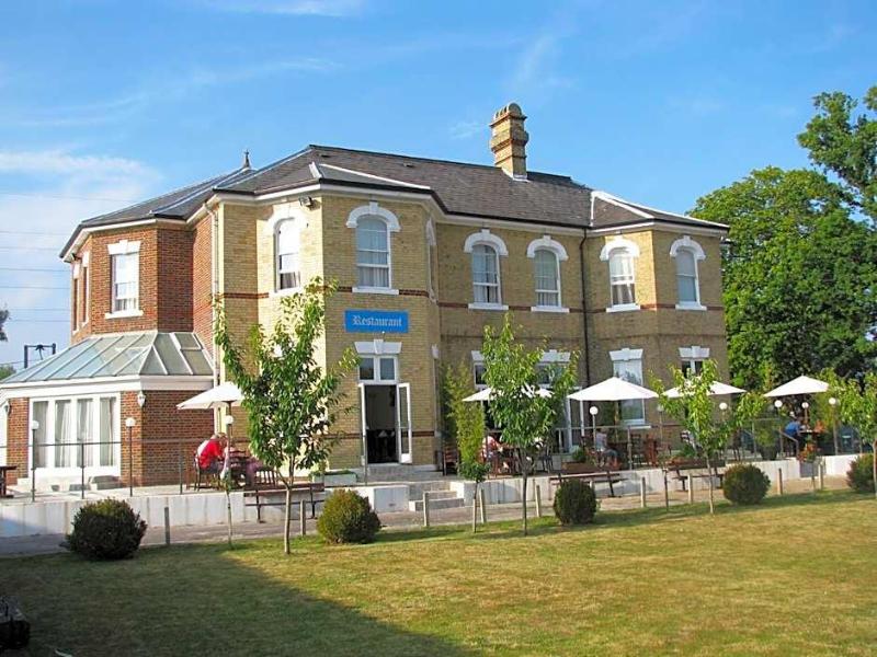 Gatwick Cambridge Hotel image