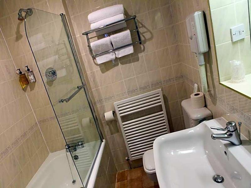 Gatwick Cambridge Hotel image