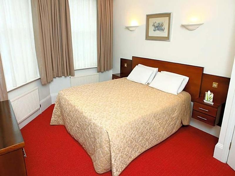 Gatwick Cambridge Hotel image