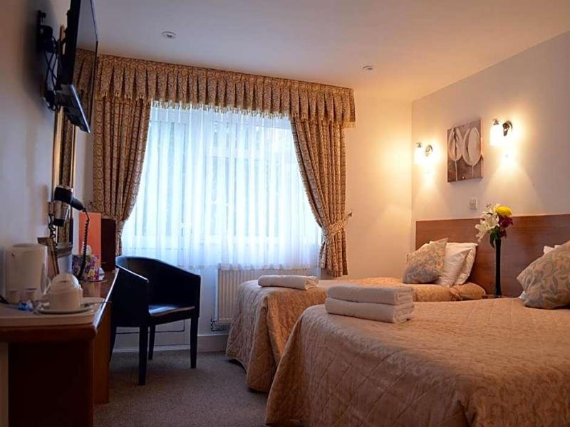 Gatwick Cambridge Hotel image