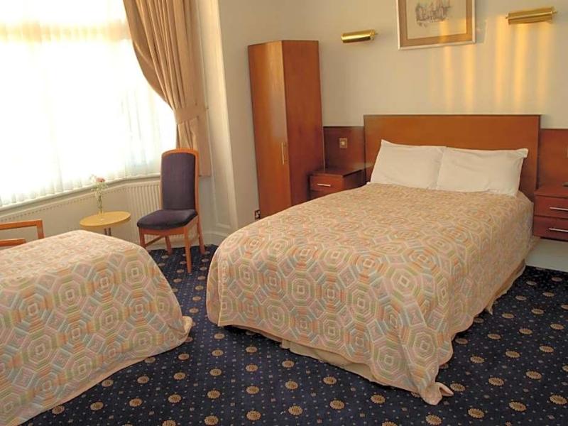 Gatwick Cambridge Hotel image