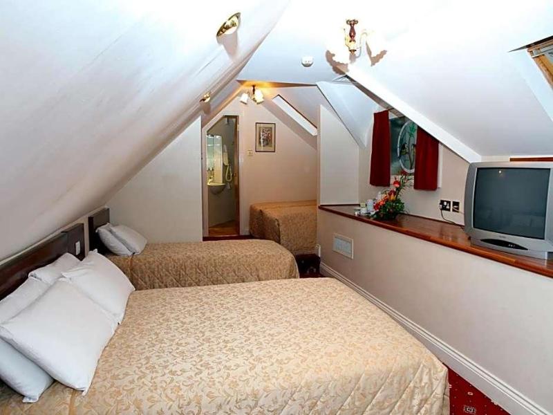 Gatwick Cambridge Hotel image